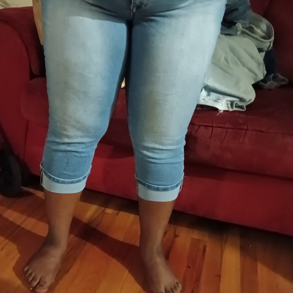 Stylish Light Blue Women's Cropped Jeans